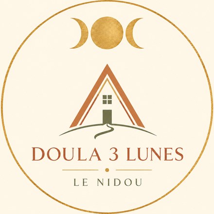 Logo du Nidou : la petite maison en A sous les trois lunes